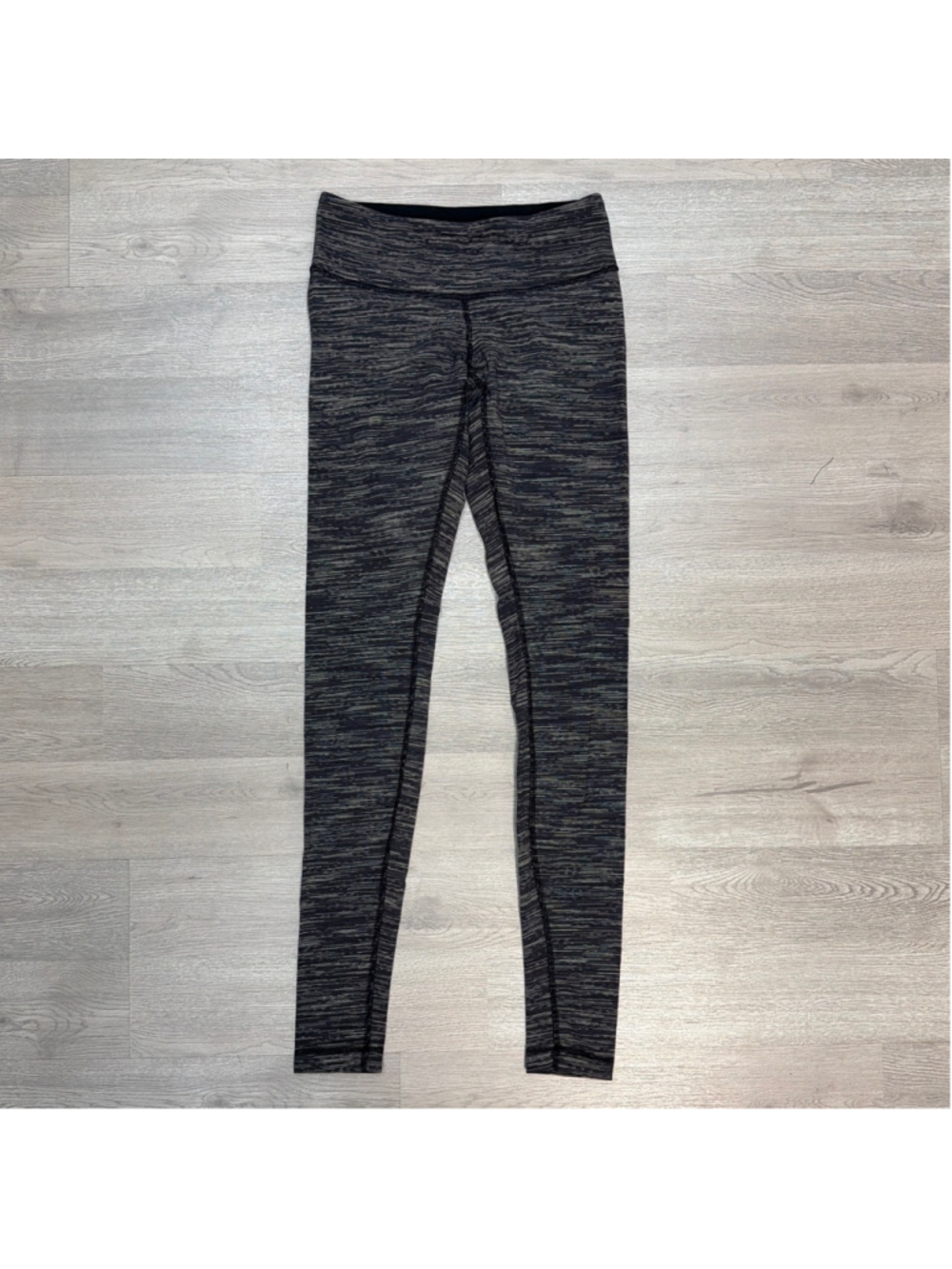 Lululemon Wunder Under Leggings Sz 4 in Wee are From Space Cashew Black!